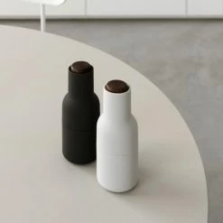 Menu Bottle Grinder Set Peper En Zoutmolen Walnoot Ash Carbon 7 Menu Bottle Grinder Set Peper En Zoutmolen Walnoot Ash Carbon