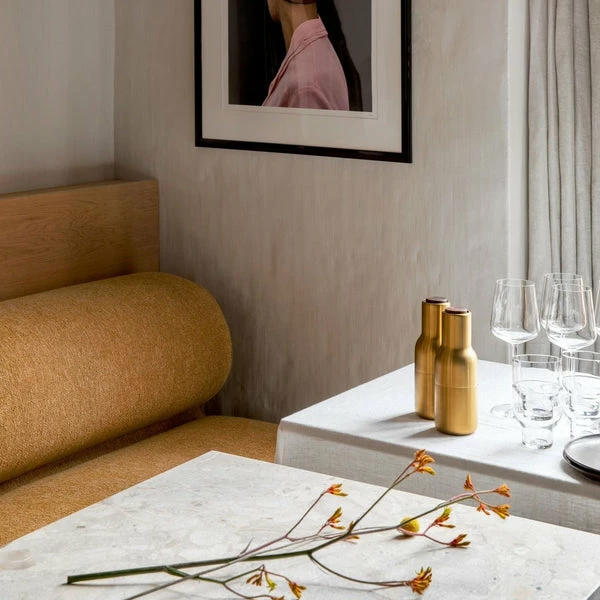 Menu Bottle Grinder Peper- En Zoutmolen Walnoot Brushed Brass 4 Menu Bottle Grinder Peper- En Zoutmolen Walnoot Brushed Brass