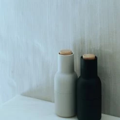Menu | Bottle Grinder 2-piece | Carbon + Ash | Beech Lid