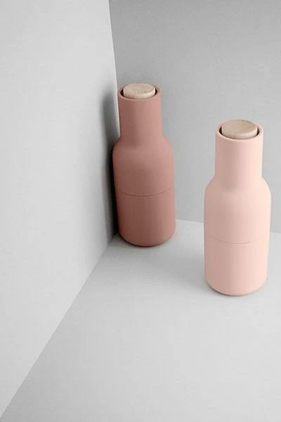 Menu Set Of 2 Nudes Bottle Grinders With Walnut Top 5 Menu Set Of 2 Nudes Bottle Grinders With Walnut Top