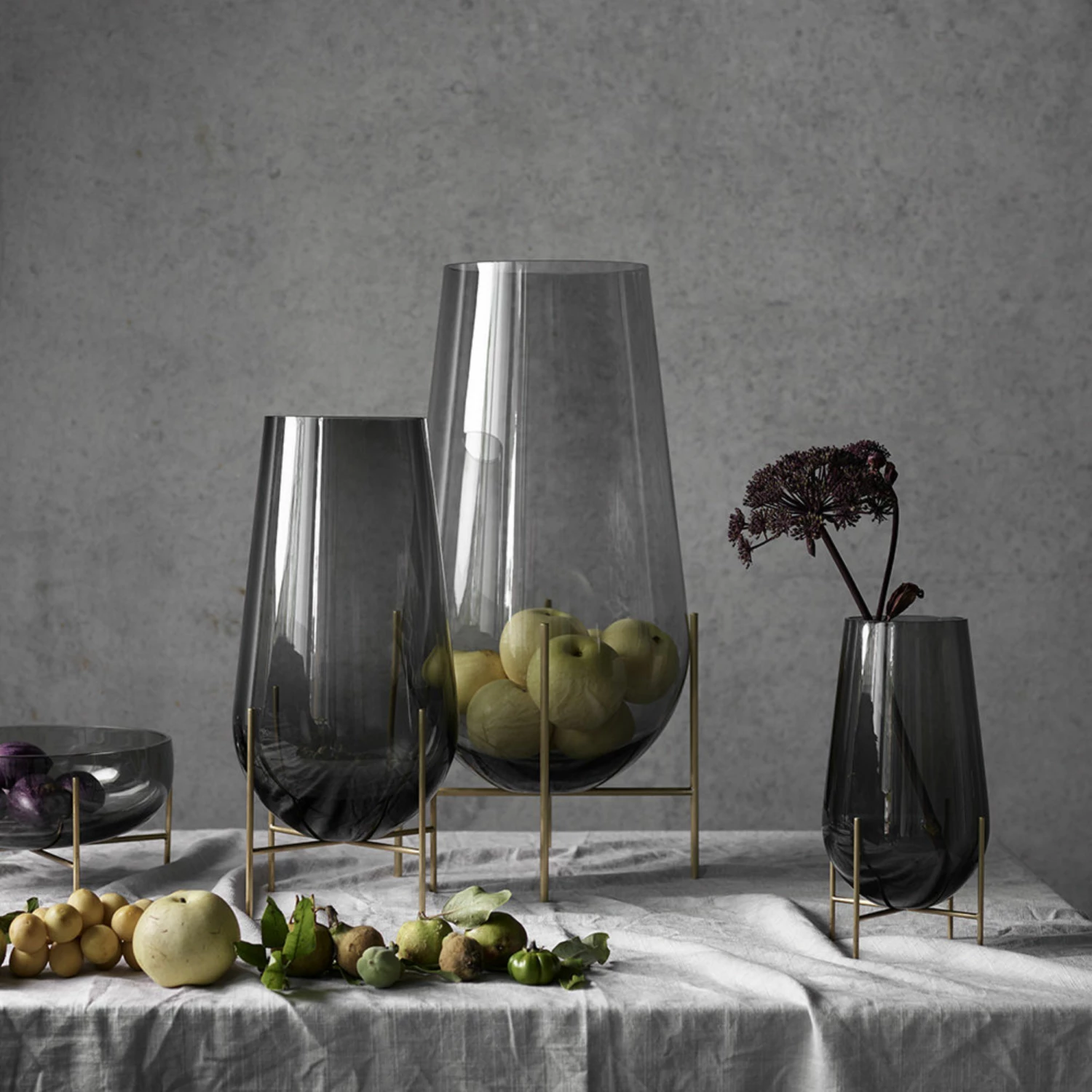 Menu Smoke grey Echasse Vase with Bronzed Brass Stand 5 Menu Smoke grey Echasse Vase with Bronzed Brass Stand